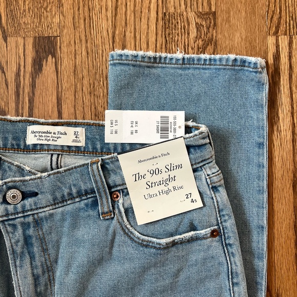 Ultra High Rise 90s Slim Straight Jean 27 Short - Picture 5 of 7